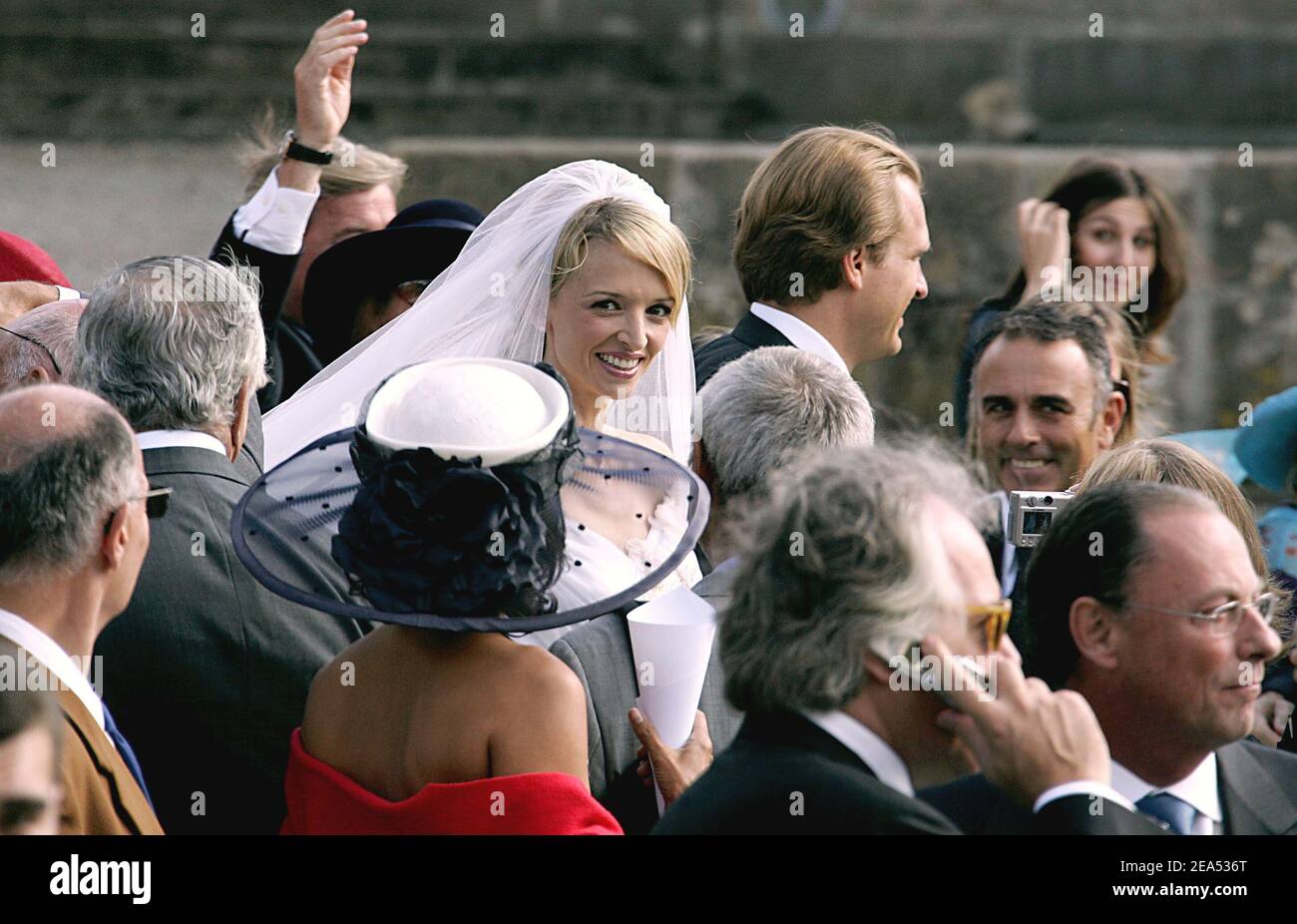 Hochzeit von Delphine Arnault und Alessandro Gancia in Bazas, Südwestfrankreich am 17. September 2005. Ihr Vater Bernard Arnault, C.E.O von LVMH Empire, und seine Frau Helene Mercier Arnault besuchen die Hochzeit. Foto von ABACAPRESS.COM. Stockfoto