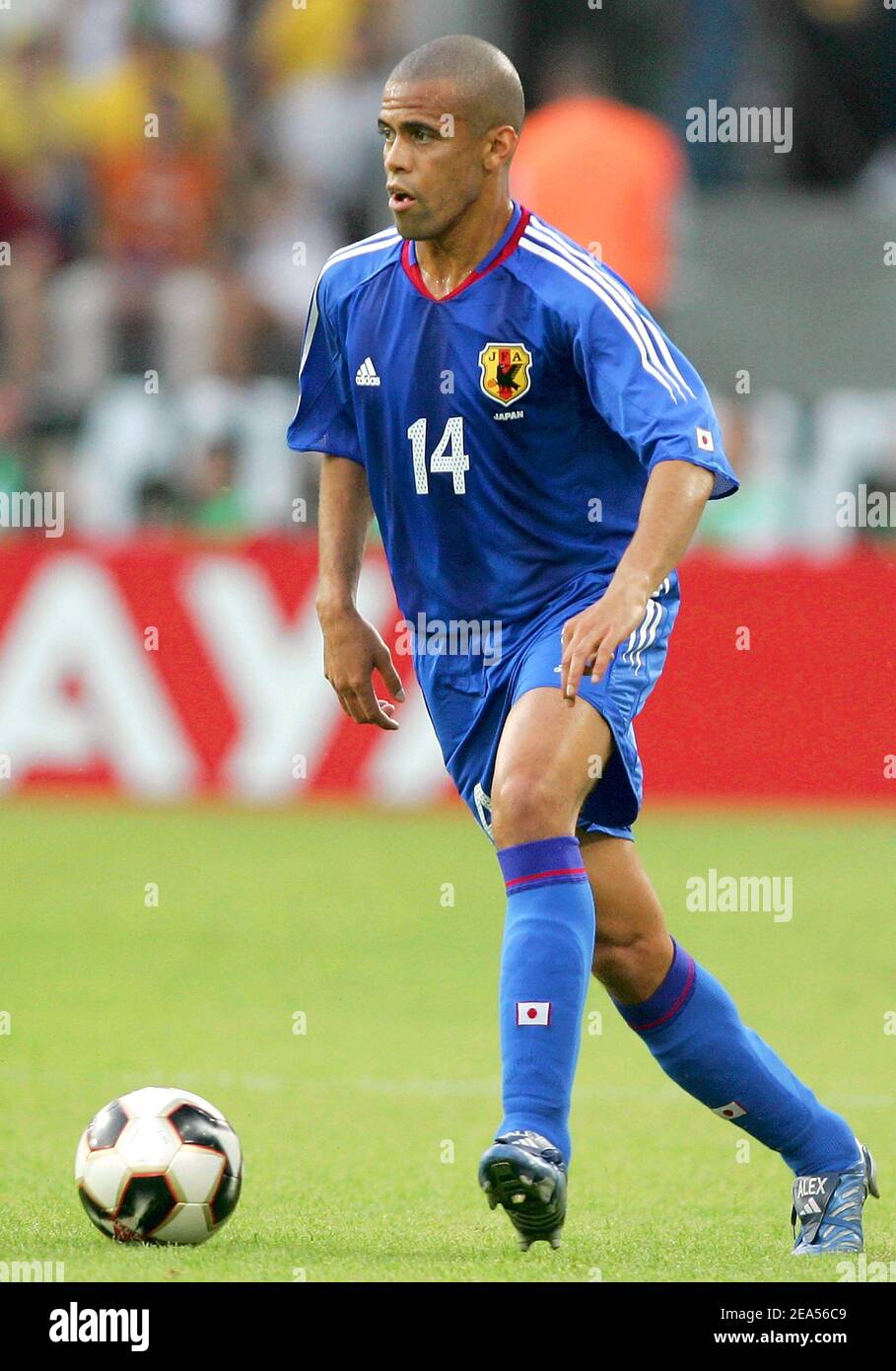 Japans Alessandro Santos beim FIFA Confederations Cup in Köln am 22. Juni 2005, Japan gegen Brasilien. Foto von Christian Liewig/ABACAPRESS.COM Stockfoto