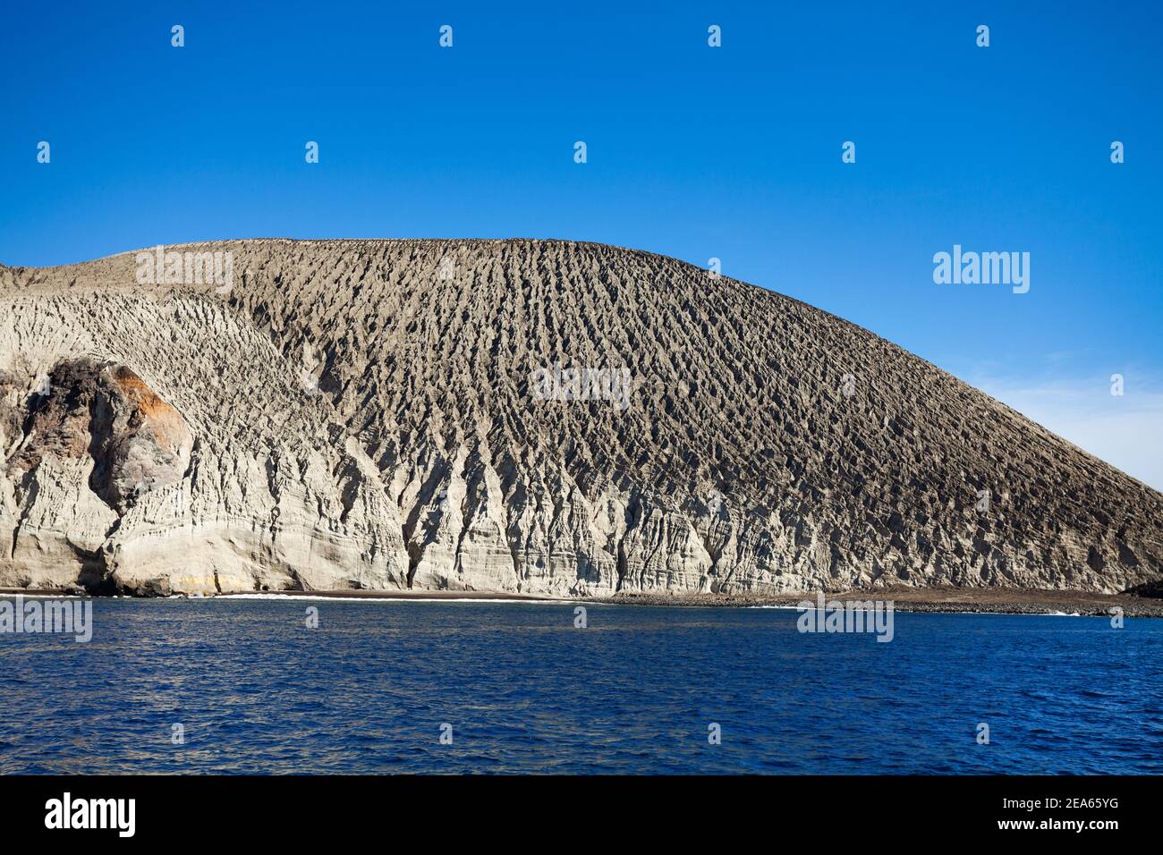 Der Vulkan Socorro San Benedicto Island grenzt an eine der Revillagigedo-Inseln, die sich im Pazifischen Ozean befinden. Stockfoto