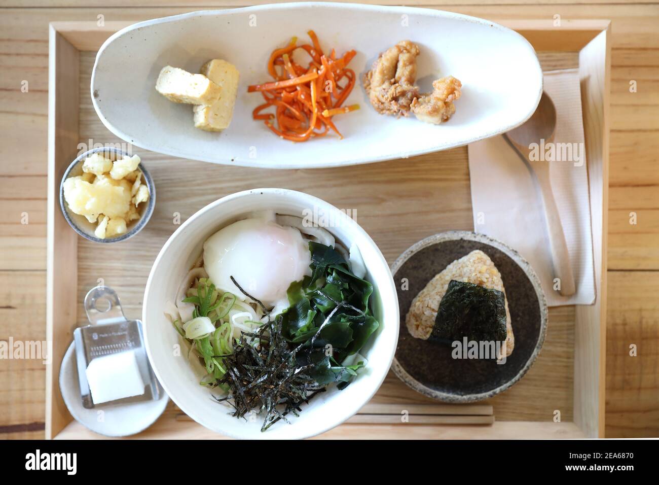 Udon Nudeln mit gebratenen Tempura japanischen Speisen Stockfoto