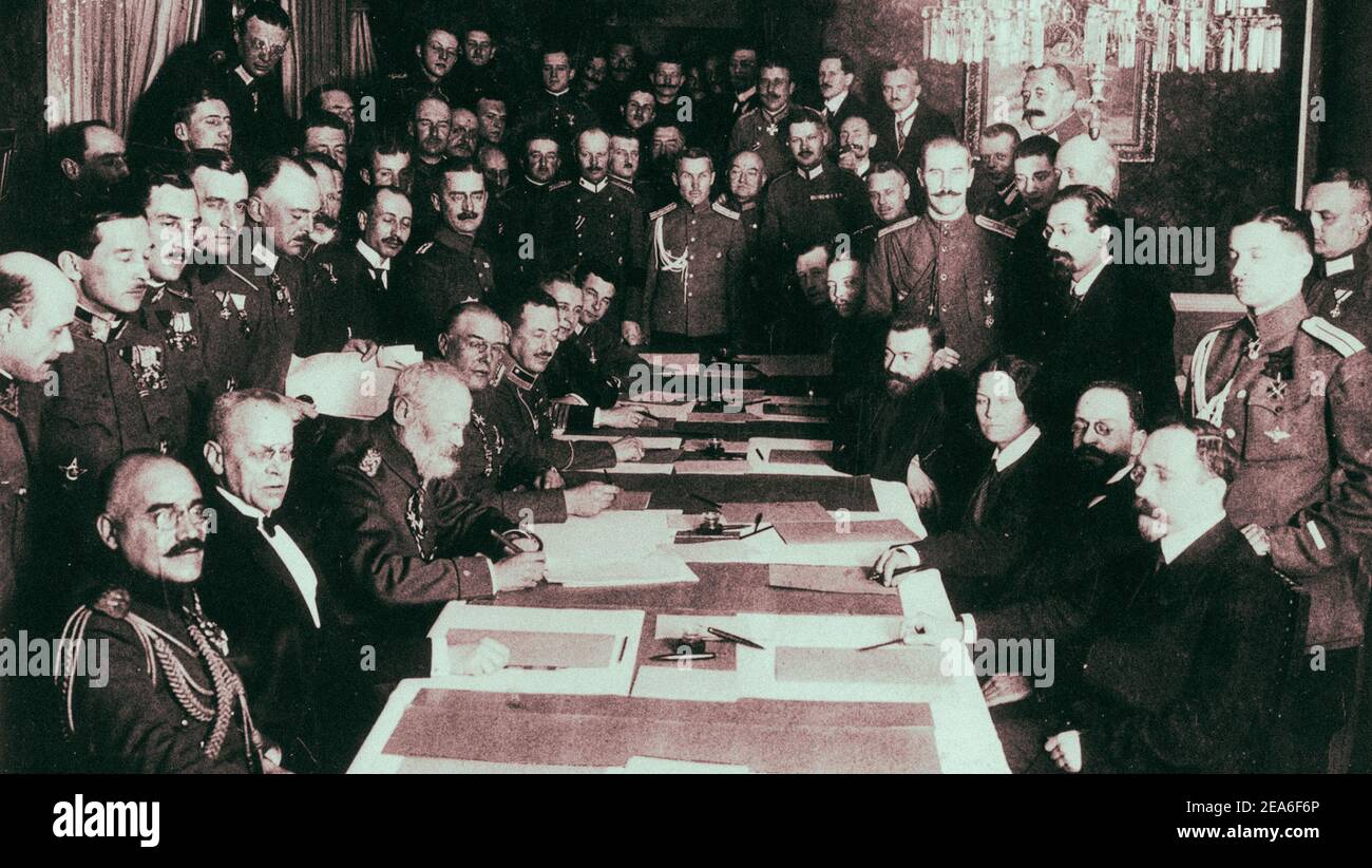 Die Waffenstillstandsverhandlungen in Brest-Litowsk. März 1918 1. Seki-Pascha, von der Türkei zugelassen. 2. Botschafter von Merey. 3. Prinz Leopold von Bayern. 4. Stockfoto