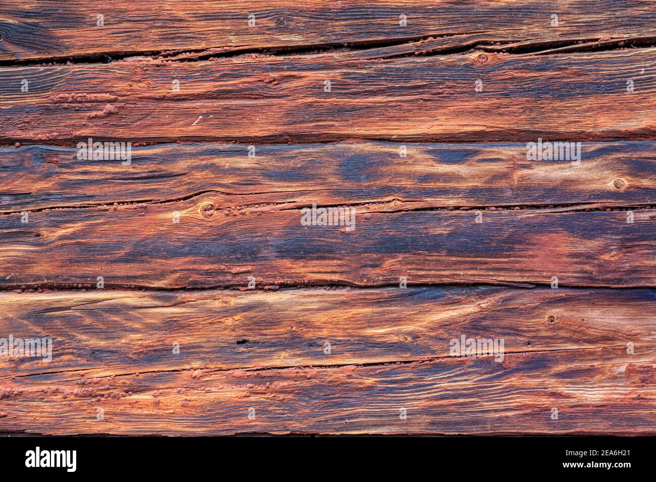 Verbranntes braunes Holz nicht bemalte Wandstruktur Hintergrund Stockfoto