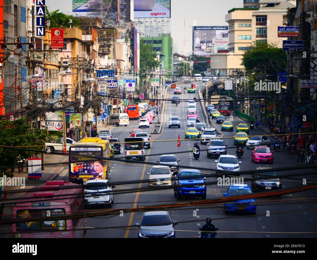 Bangkok Innenstadt geschäftigen Rush Hour Pendlerverkehr Thailand Stockfoto