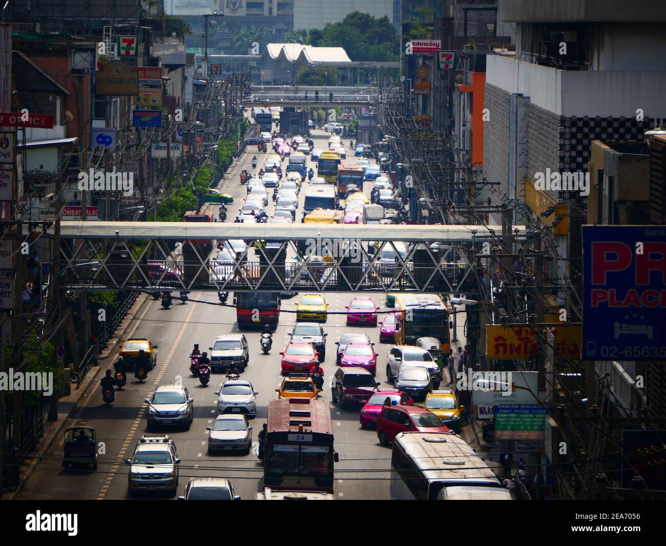 Bangkok Innenstadt geschäftigen Rush Hour Pendlerverkehr Thailand Stockfoto