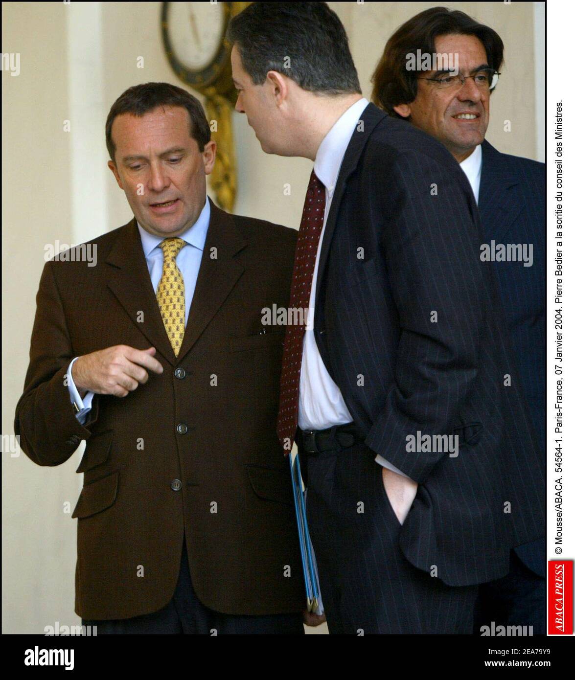 © Mousse/ABACA. 54564-1. Paris-Frankreich, 07. Januar 2004. Pierre Bedier a la Soritie du conseil des Ministres. Stockfoto