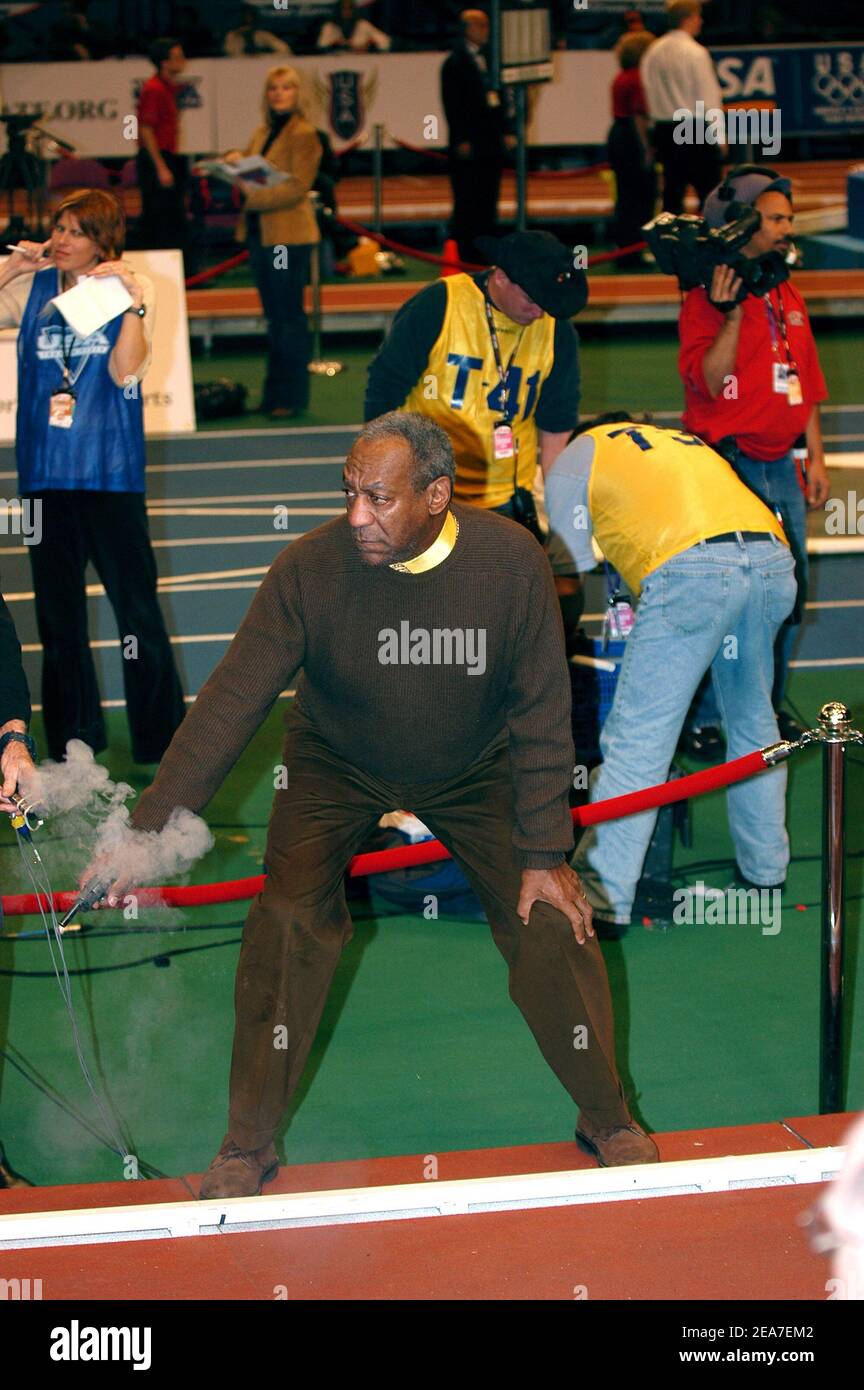 New York - 6. Februar 2004. Bill Cosby lustiger Starter bei den Verizon Millrose Games. (Bild: Bill Cosby) Foto von Antoine CAU/Cedric Eibeinder/ABACA. Stockfoto