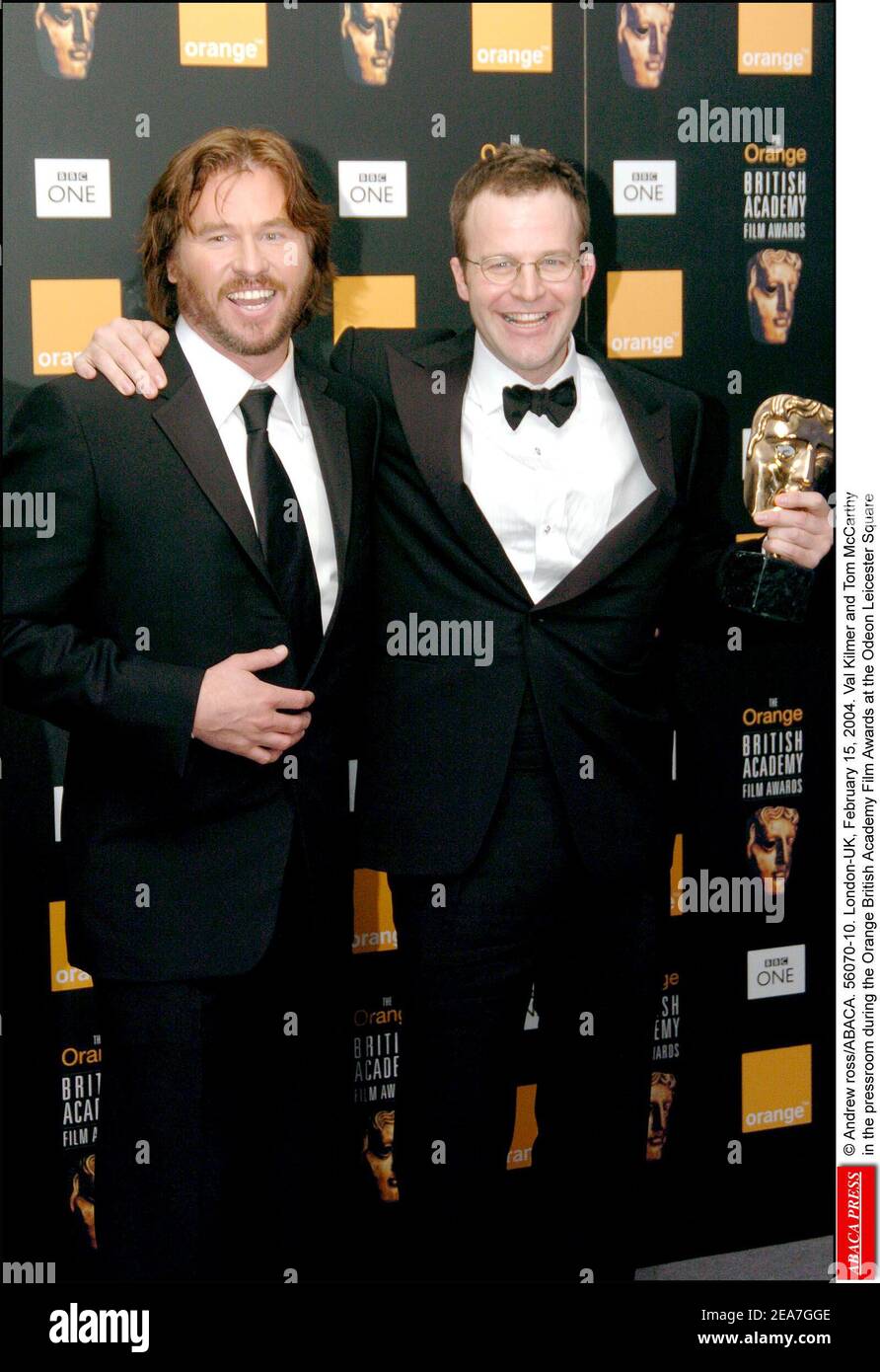 © Andrew ross/ABACA. 56070-10. London, 15. Februar 2004. Val Kilmer und Tom McCarthy im Presseraum während der Orange British Academy Film Awards am Odeon Leicester Square Stockfoto