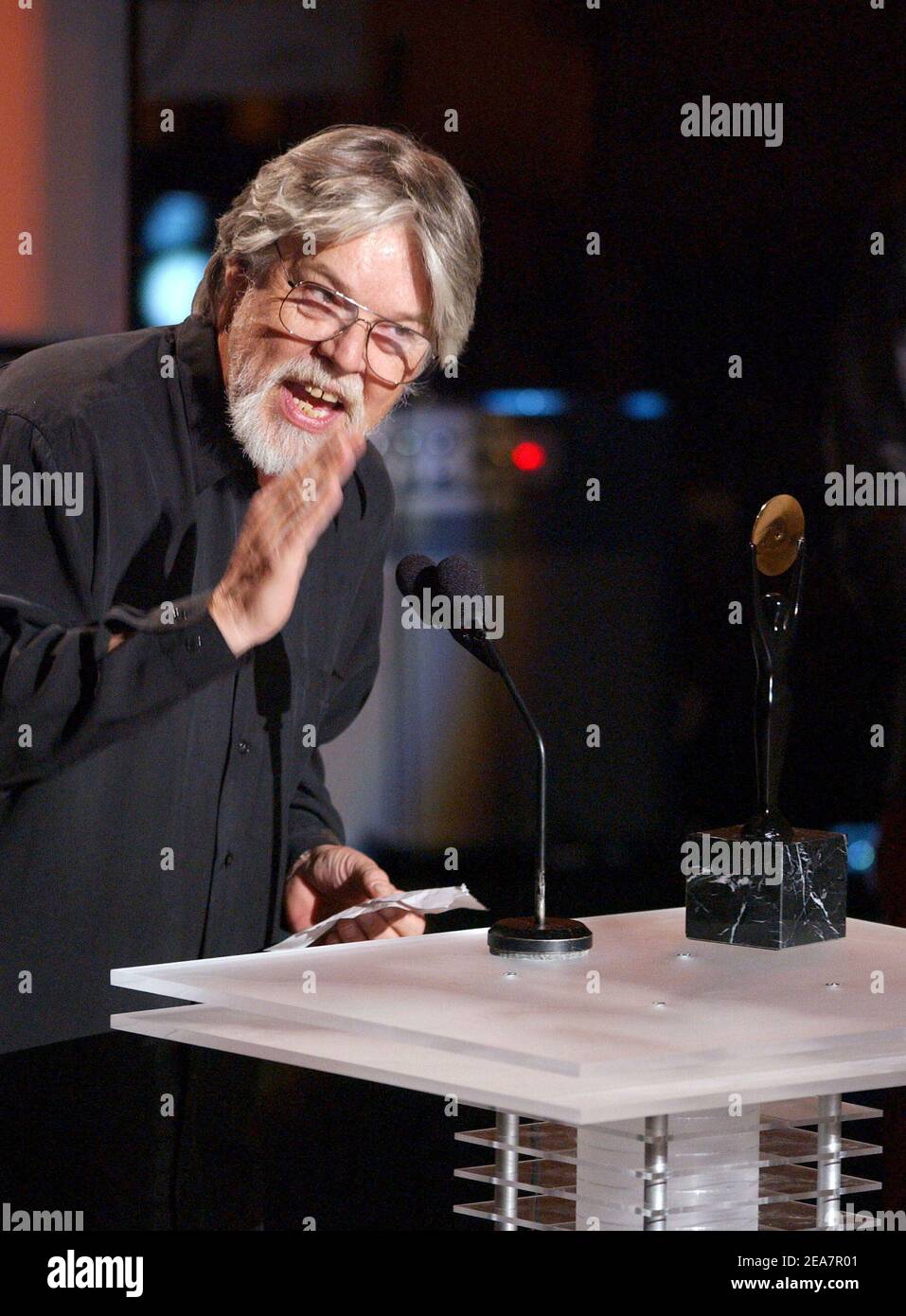 Bob Seger nimmt seine Einführung bei der Rock and Roll Hall of Fame Induction Ceremony 2004 entgegen, die am Montag, den 15. März 2004, im Waldorf Astoria in New York stattfand. (Bild: Bob Seger). Foto von Nicolas Khayat/ABACA. Stockfoto