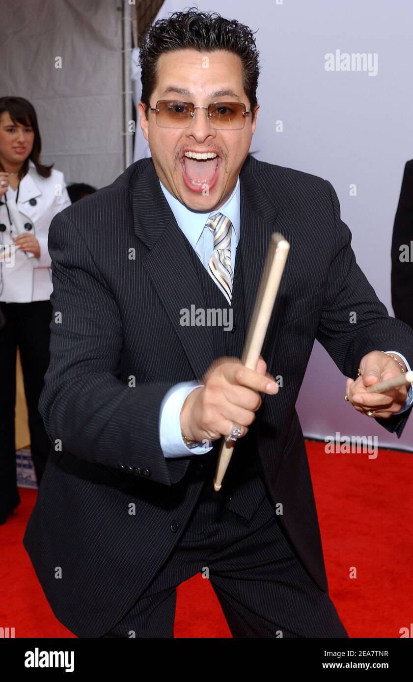 Tito Puente Jr. kommt am Sonntag, den 28. März 2004 in New York zum 70th-jährigen Jubiläum des Apollo-Theaters an. (Im Bild: Tito Puente Jr.). Foto von Nicolas Khayat/ABACA. Stockfoto