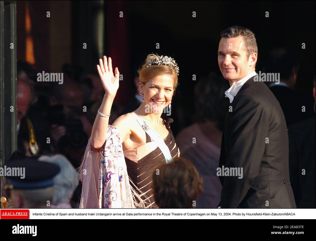 Infante Cristina aus Spanien und Ehemann Inaki Urdangarin kommen am 13. Mai 2004 zur Gala-Aufführung im Königlichen Theater von Kopenhagen. Foto von Hounsfield-Klein-Zabulon/ABACA Stockfoto