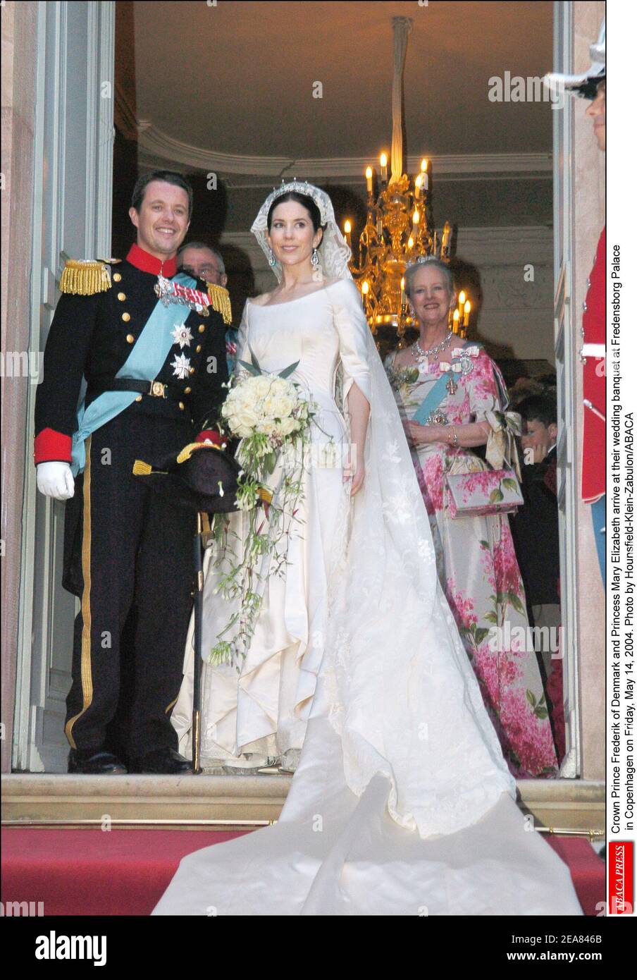 Kronprinz Frederik von Dänemark und Prinzessin Mary Elizabeth treffen am Freitag, den 14. Mai 2004, zu ihrem Hochzeitsbankett im Schloss Fredensborg in Kopenhagen ein. Foto von Hounsfield-Klein-Zabulon/ABACA Stockfoto