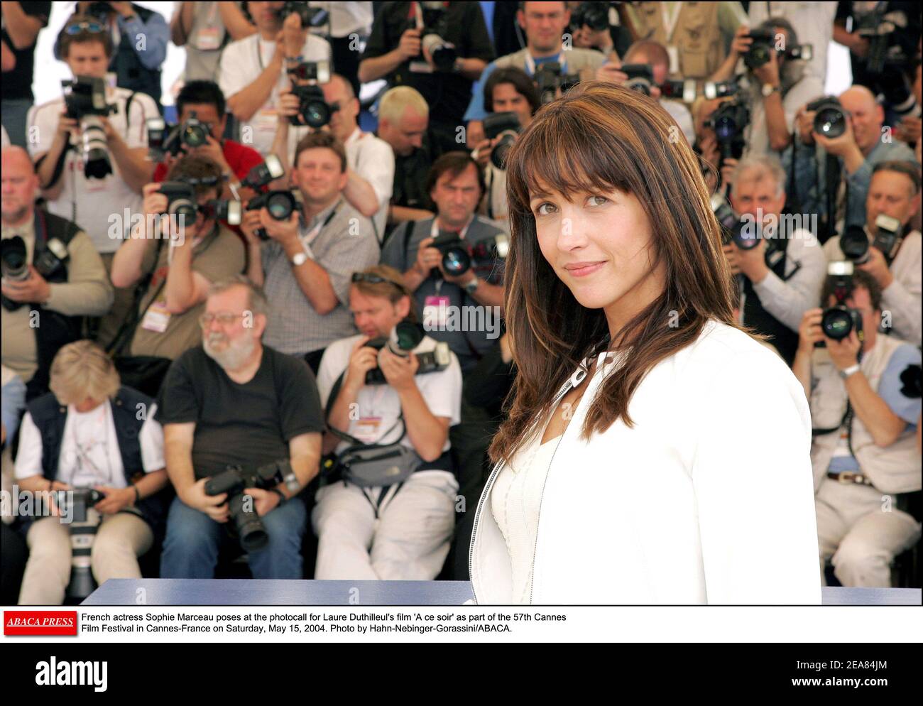 Die französische Schauspielerin Sophie Marceau posiert beim Fotocall für Laure Duthilleuls Film 'A ce soir' im Rahmen der Filmfestspiele von Cannes 57th in Cannes-Frankreich am Samstag, den 15. Mai 2004. Foto von Hahn-Nebinger-Gorassini/ABACA. Stockfoto