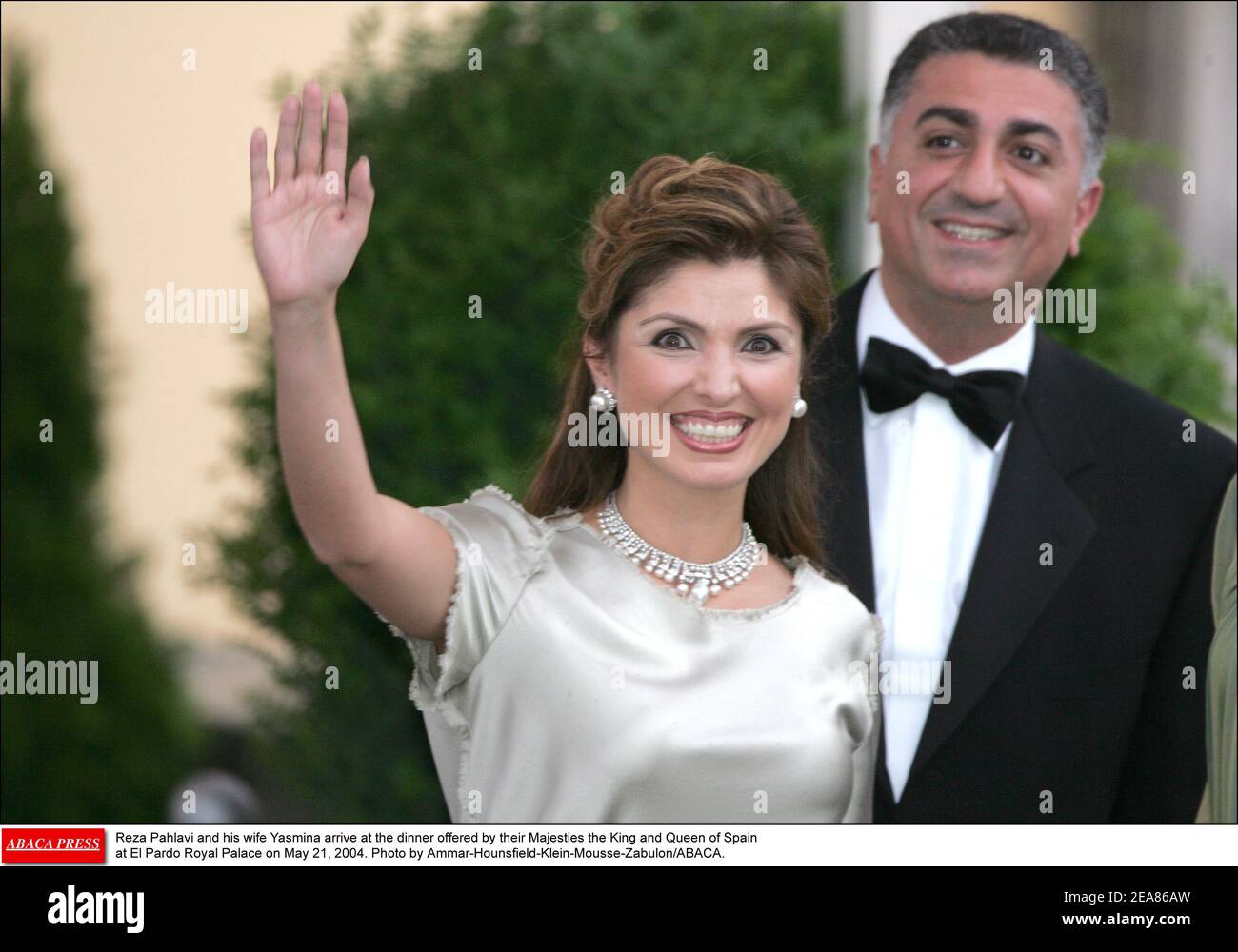Reza Pahlavi und seine Frau Yasmina kommen am 21. Mai 2004 zum Abendessen ihrer Majestäten, dem König und der Königin von Spanien, im Königspalast El Pardo an. Foto von Ammar-Hounsfield-Klein-Mousse-Zabulon/ABACA. Stockfoto