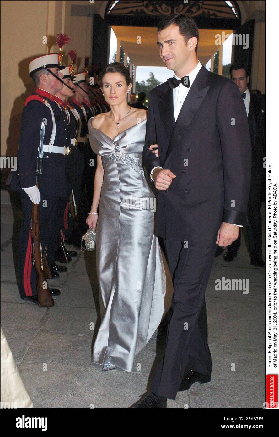 Prinz Felipe von Spanien und seine Verlobte Letizia Ortiz kommen am 21. Mai 2004 zum Galadinner im Königspalast El Pardo von Madrid, bevor ihre Hochzeit am Samstag stattfindet. Foto von ABACA. Stockfoto