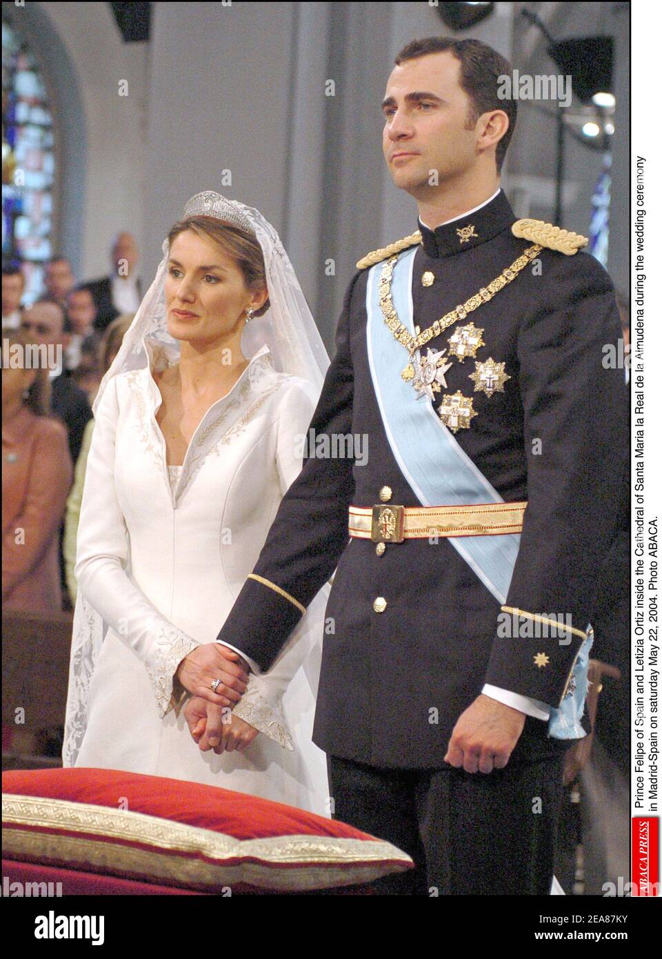 Prinz Felipe von Spanien und Letizia Ortiz in der Kathedrale Santa Maria la Real de la Almudena während der Hochzeitszeremonie in Madrid-Spanien am samstag, 22. Mai 2004. Foto ABACA. Stockfoto