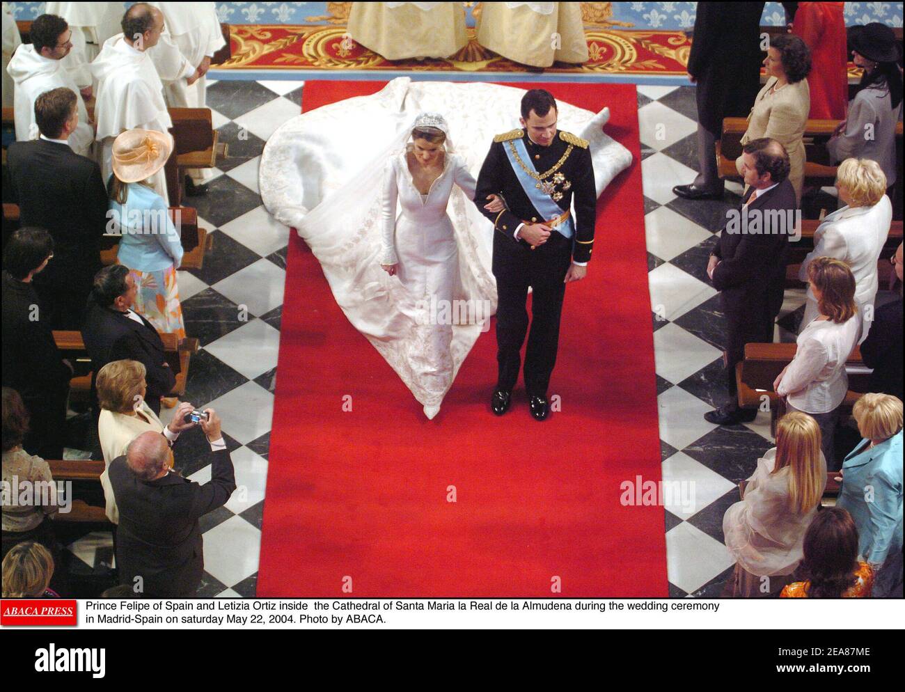Prinz Felipe von Spanien und Letizia Ortiz in der Kathedrale Santa Maria la Real de la Almudena während der Hochzeitszeremonie in Madrid-Spanien am samstag, 22. Mai 2004. Foto von ABACA. Stockfoto