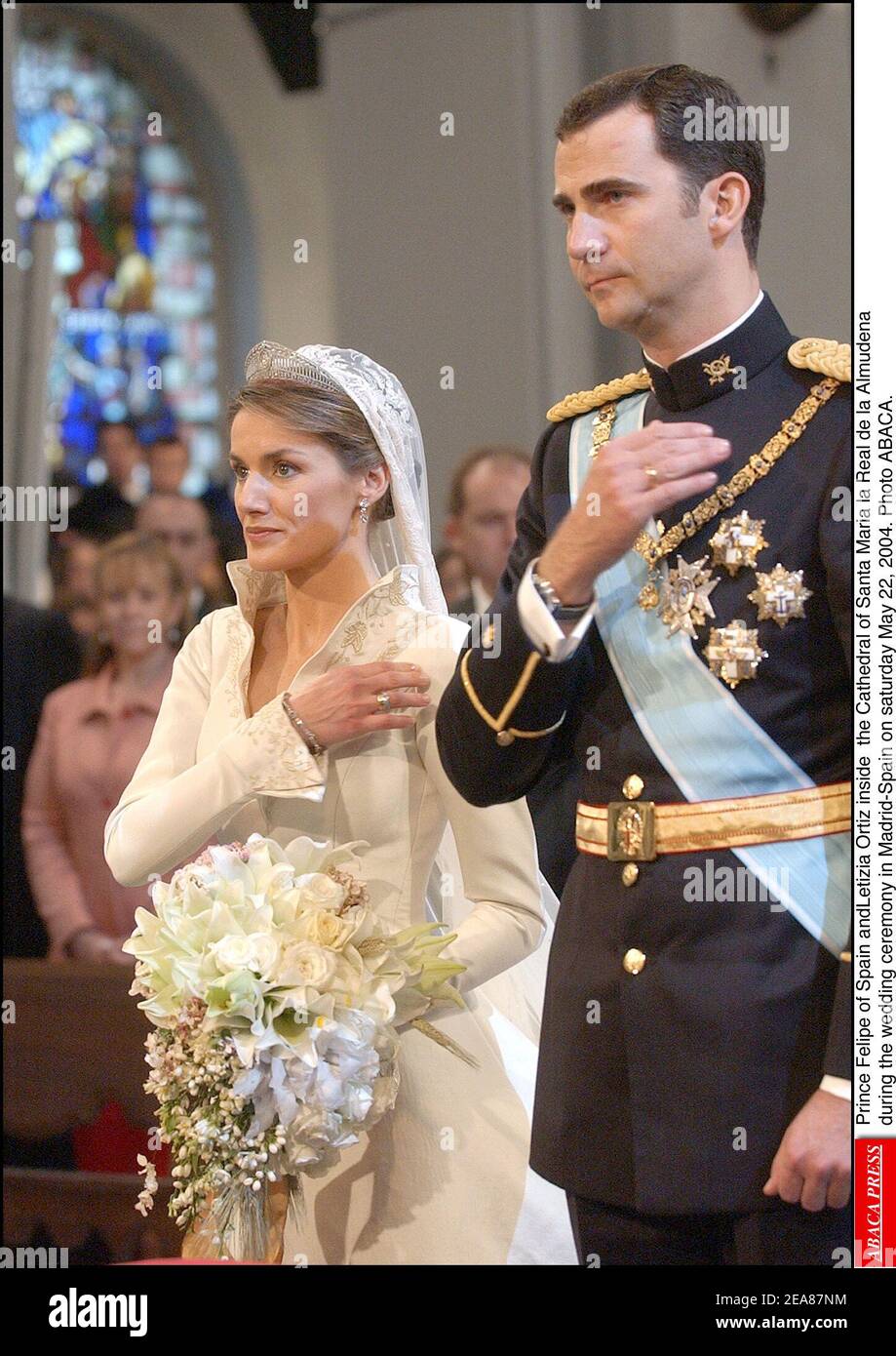 Prinz Felipe von Spanien und Letizia Ortiz in der Kathedrale Santa Maria la Real de la Almudena während der Hochzeitszeremonie in Madrid-Spanien am samstag, 22. Mai 2004. Foto ABACA. Stockfoto