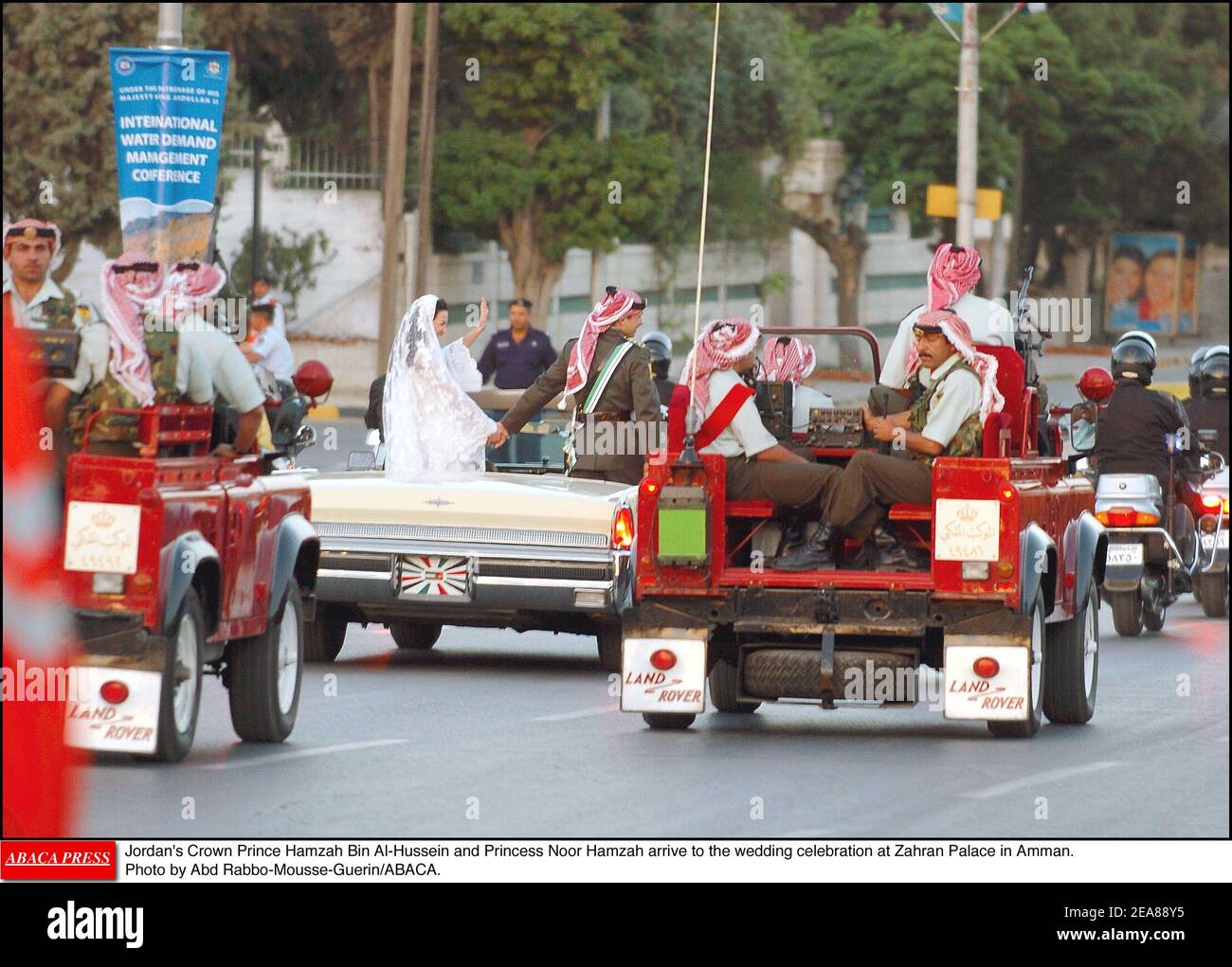 Jordaniens Kronprinz Hamzah bin Al-Hussein und Prinzessin Noor Hamzah kommen zur Hochzeitsfeier im Zahran Palast in Amman. Foto von Abd Rabbo-Mousse-Guerin/ABACA. Stockfoto