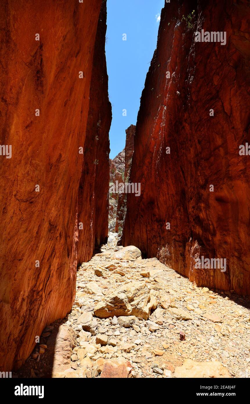 Australien, NT, bemerkenswerte Standley Chasm in McDonnell Range National Park Stockfoto