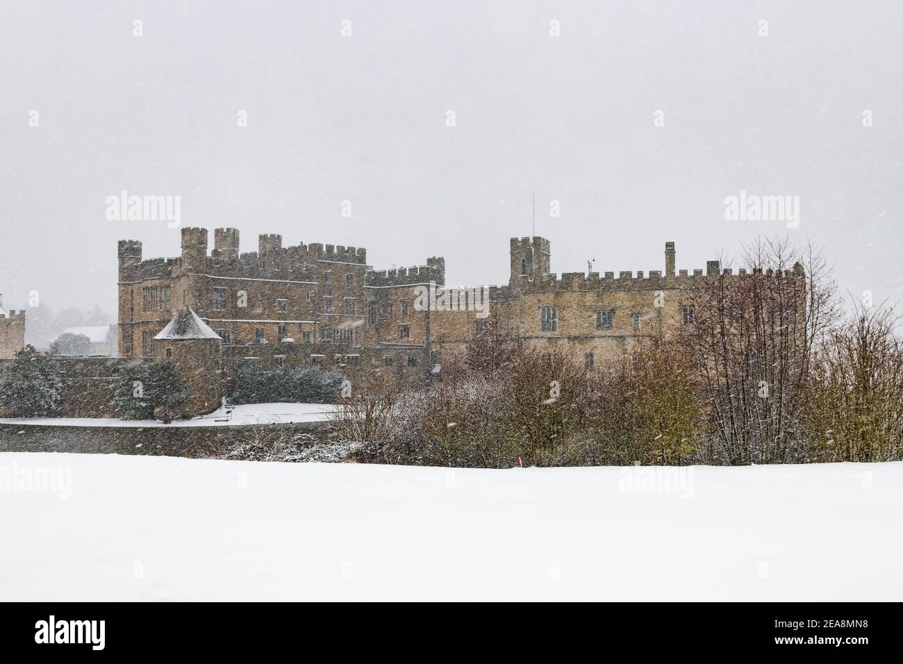 Leeds Castle Kent in Snowstorm Stockfoto