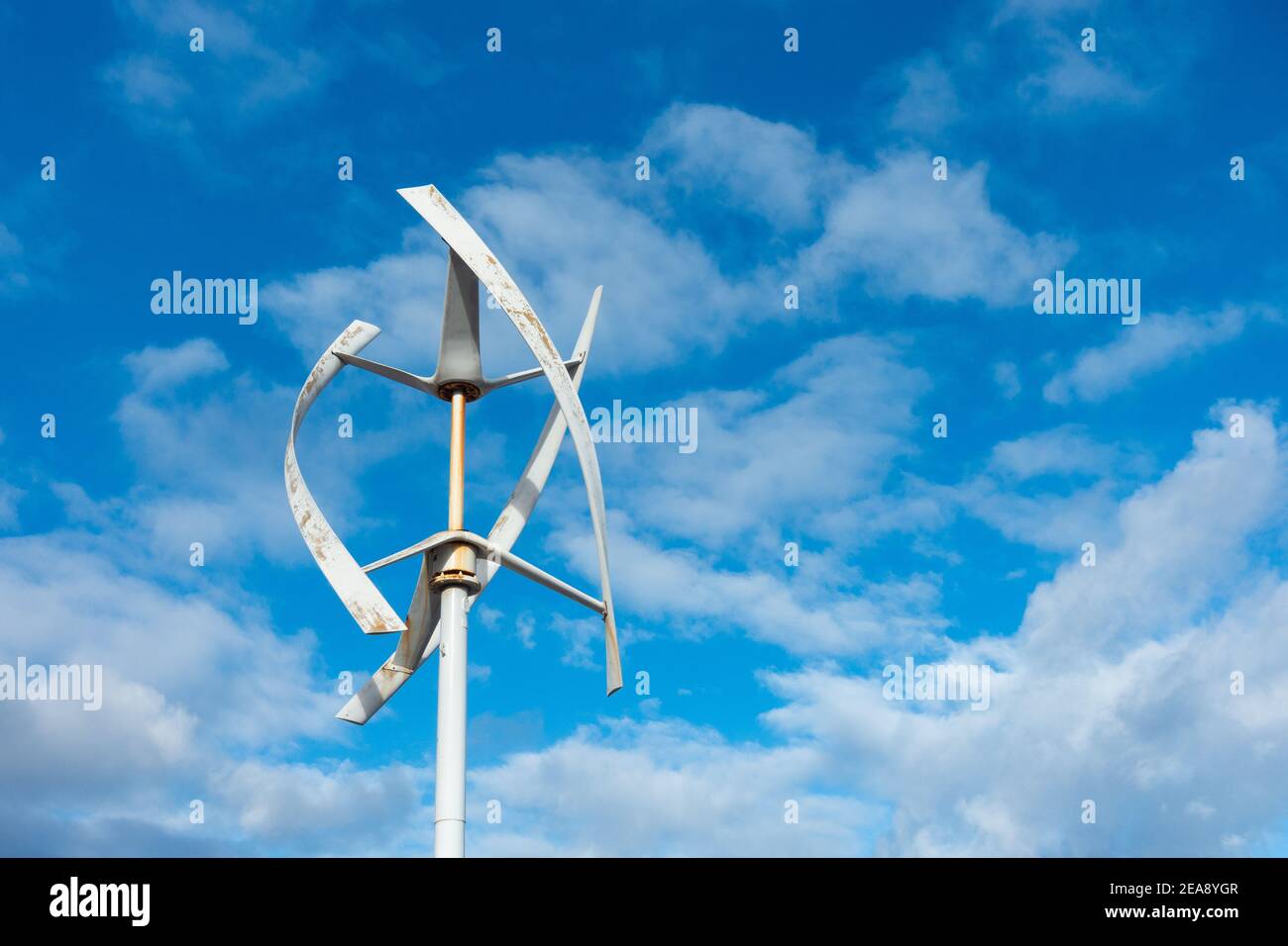 Windkraftanlage mit vertikaler Achse Stockfoto