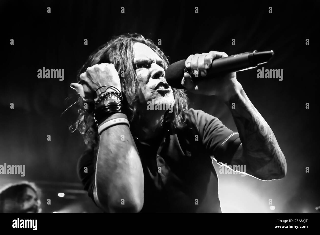 Alex Foster, führender Sänger der kanadischen 6-köpfigen Rockband Your Favourite Enemies, live auf der Concorde 2 beim Great Escape Festival 2013 in Brigh Stockfoto