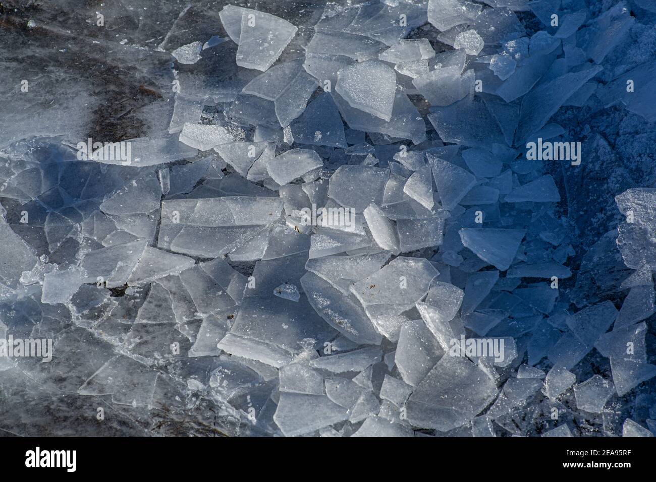Nahaufnahme von Eis im Meer in Schweden gefroren Stockfoto