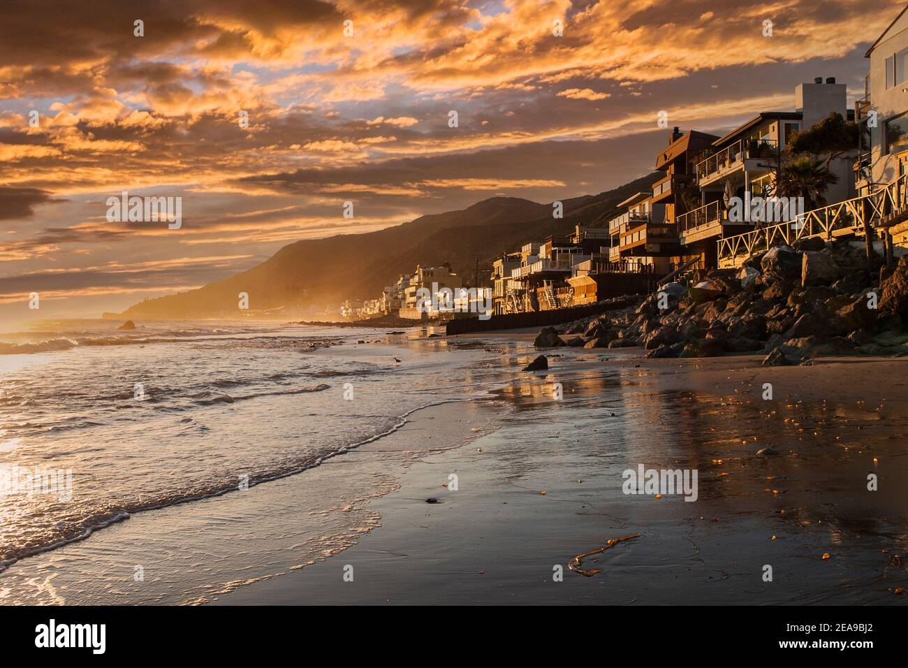 Blick auf den Topanga Strand im malerischen Malibu, Kalifornien. Stockfoto