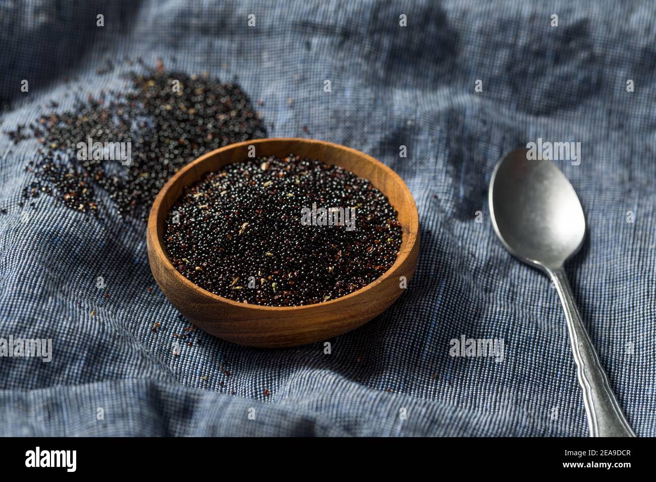 RAW Black Organic Amaranth Grain in a Bowl Stockfoto