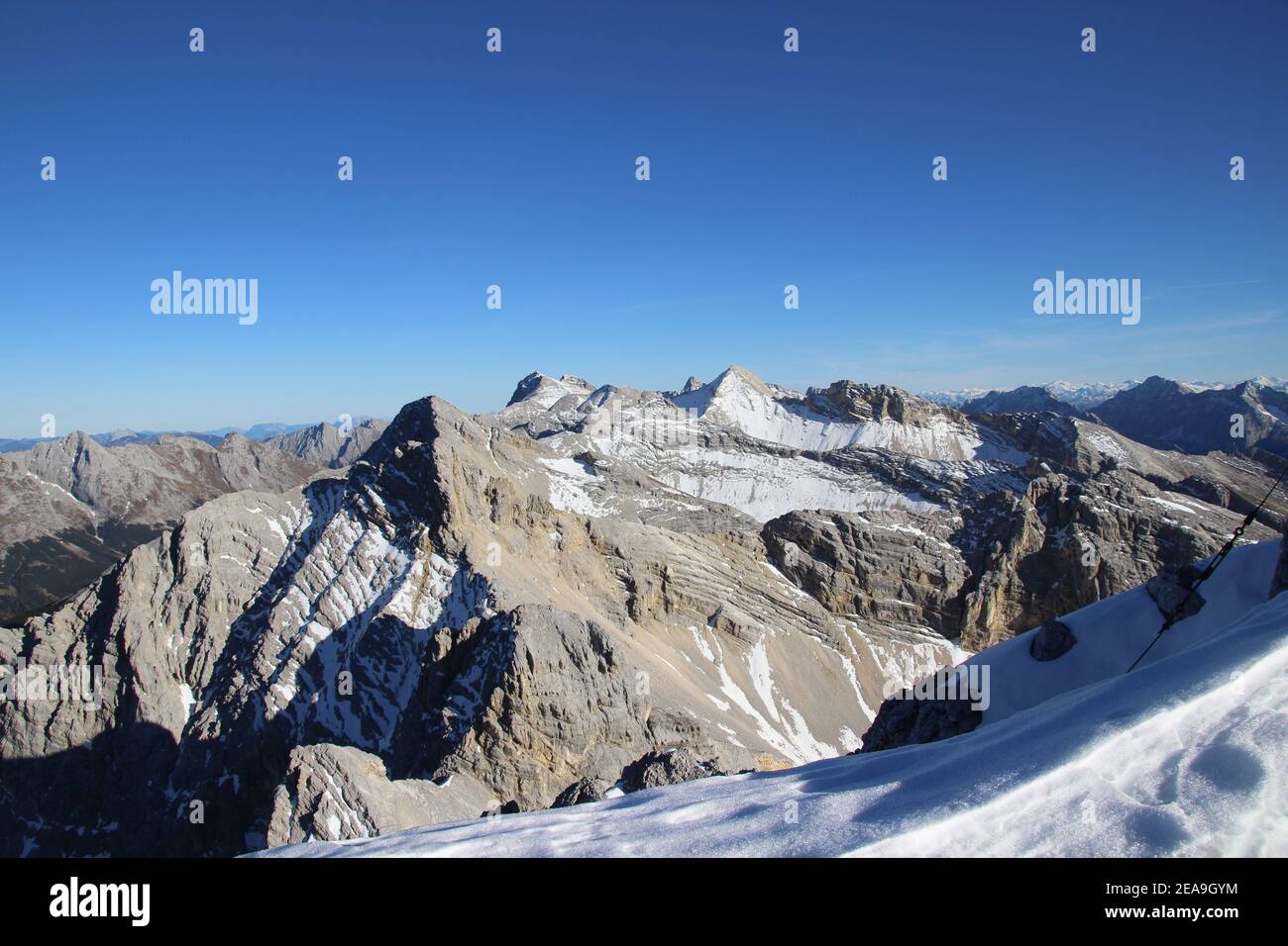 Wanderung zur Pleisenspitze (2569m), Bergtour, Bergwanderung, Outdoor, Blick auf die Hinterau-Vomper Kette mit der kleinen und großen Seekarspitze, dkarspitzen und Birkkarspitze Stockfoto