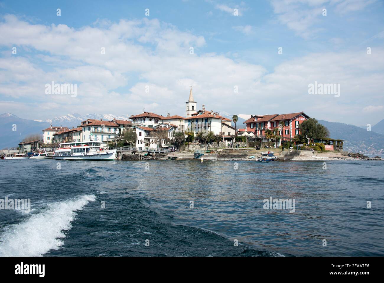 Isola dei Pescatori, Blick vom Wasser Stockfoto