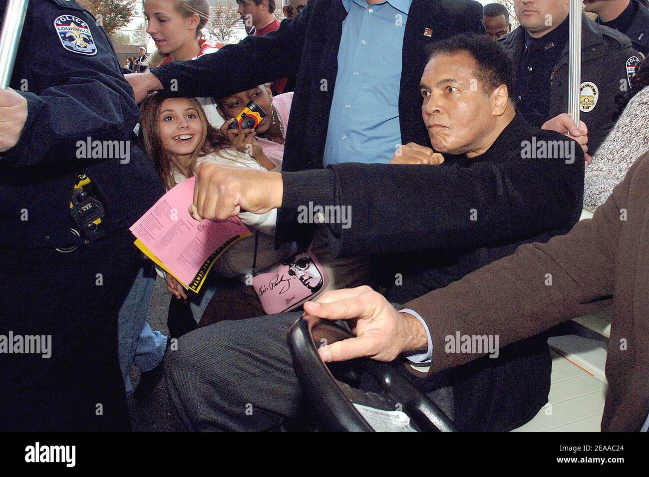 Muhammad Ali nimmt am 20 2005. November an der offiziellen Widmung und Gemeindefeier des Ali Center in Louisville, Kentucky, Teil. Foto von Olivier Douliery/ABACAPRESS.COM Stockfoto