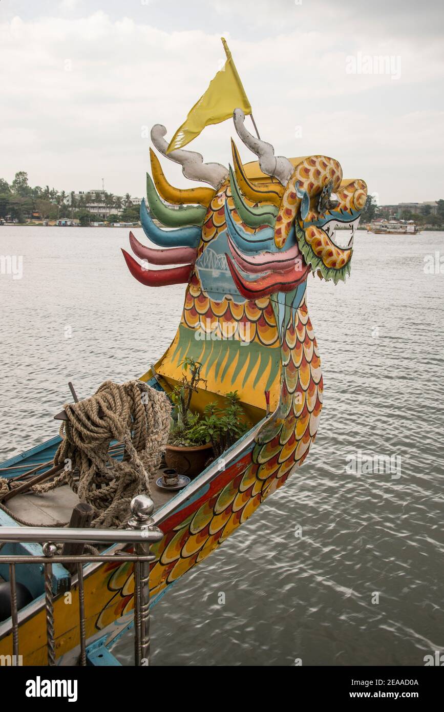 Drachenboot auf dem Fluss, Hue, Vietnam Stockfoto