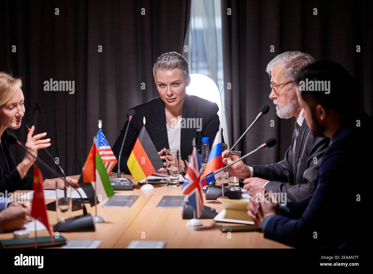 Mikrofone Pressekonferenz Stockfotos Und Bilder Kaufen Alamy