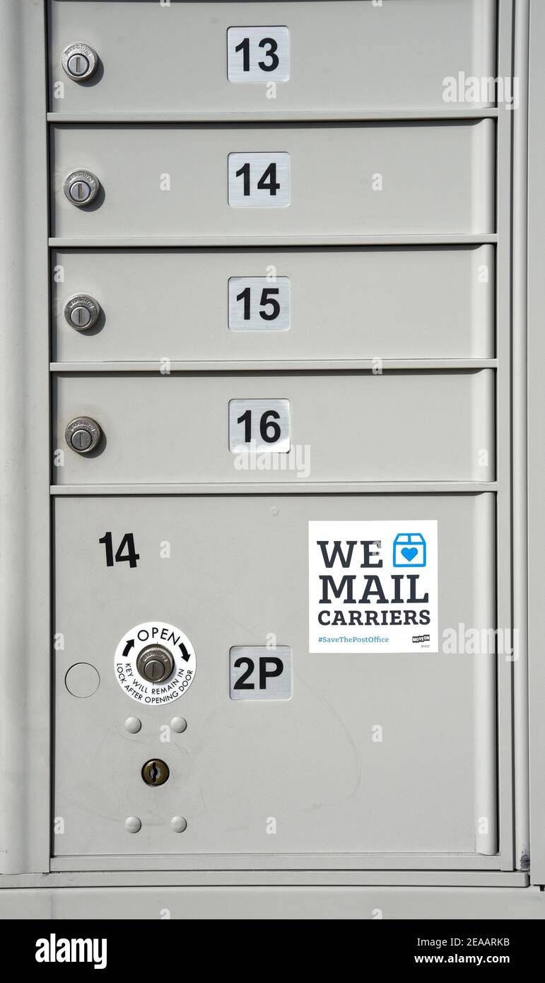 Ein Cluster-Postfach in einer Wohnanlage in Santa Fe, New Mexico Stockfoto
