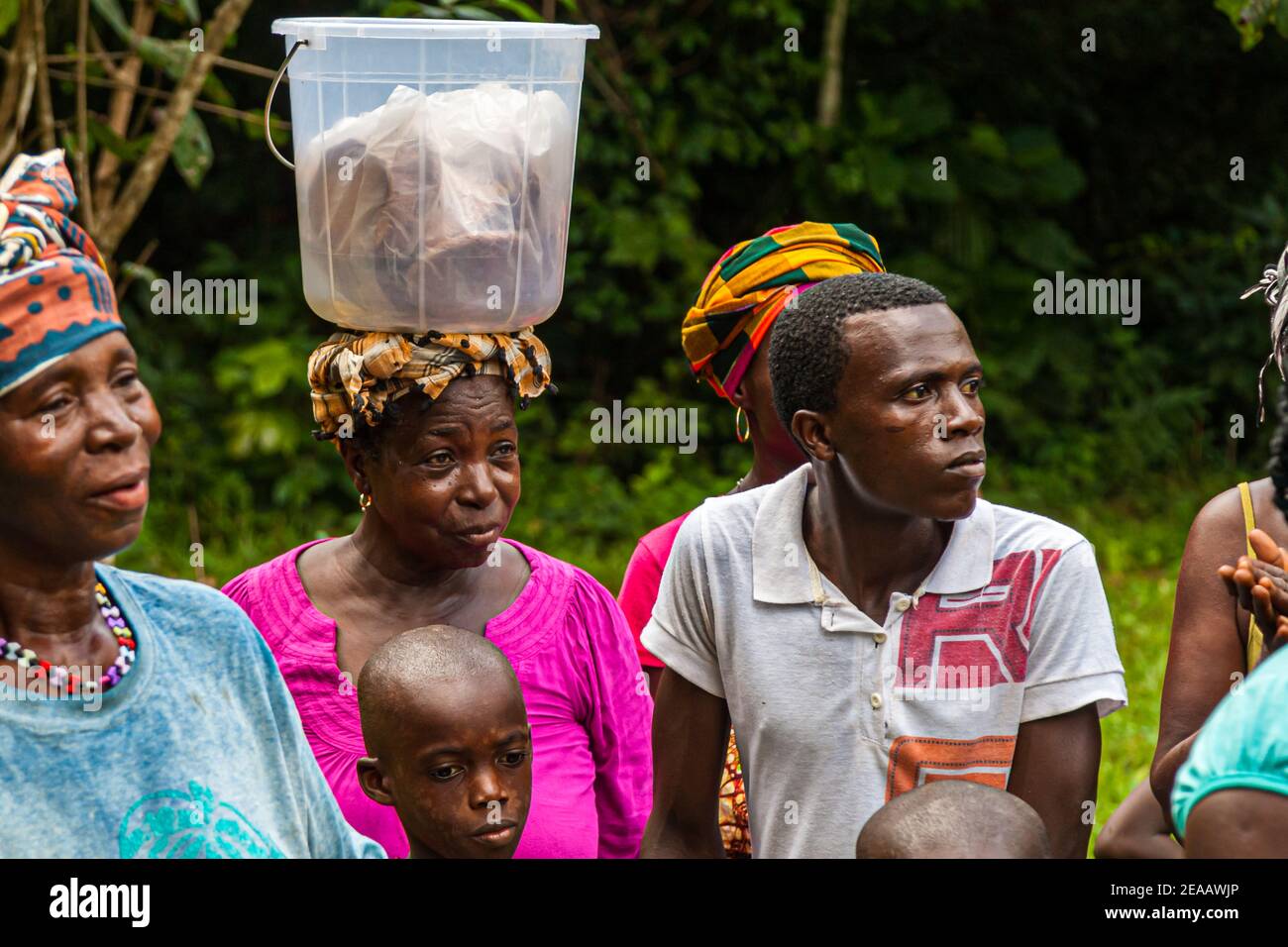 Menschen tanzen in der westlichen Gegend Rural, Sierra Leone Stockfoto