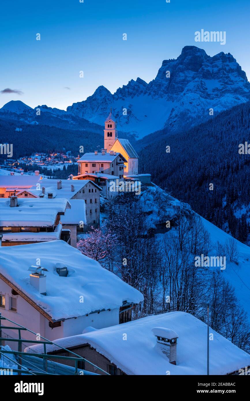 Colle Santa Lucia at dusk. Europe, Italy, Veneto, Belluno province, Colle Santa Lucia Stockfoto