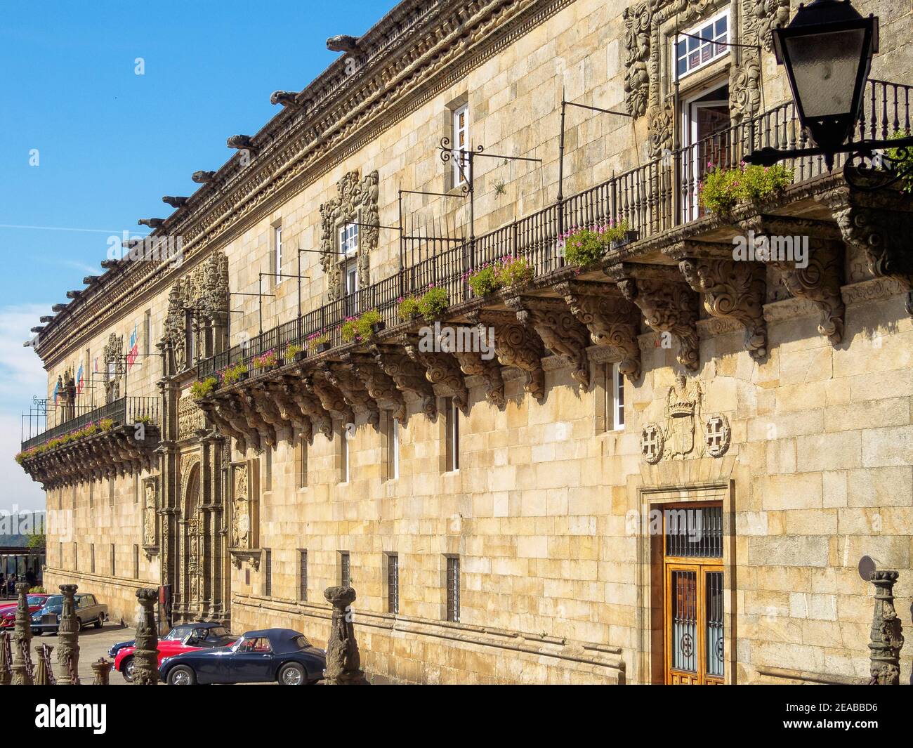 façade des Royal Hospital (Hostal de Los Reyes Catolicos) - Santiago de Compostela, Galicien, Spanien Stockfoto