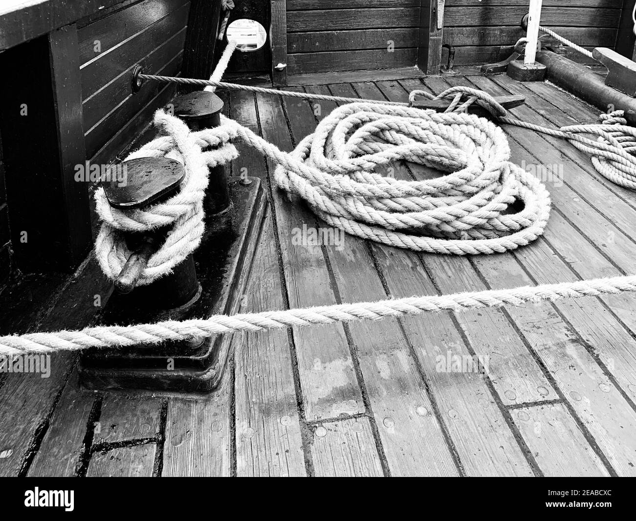 Seile auf dem Deck des historischen Handelsschiffs Lisa Lübeck  Stockfotografie - Alamy