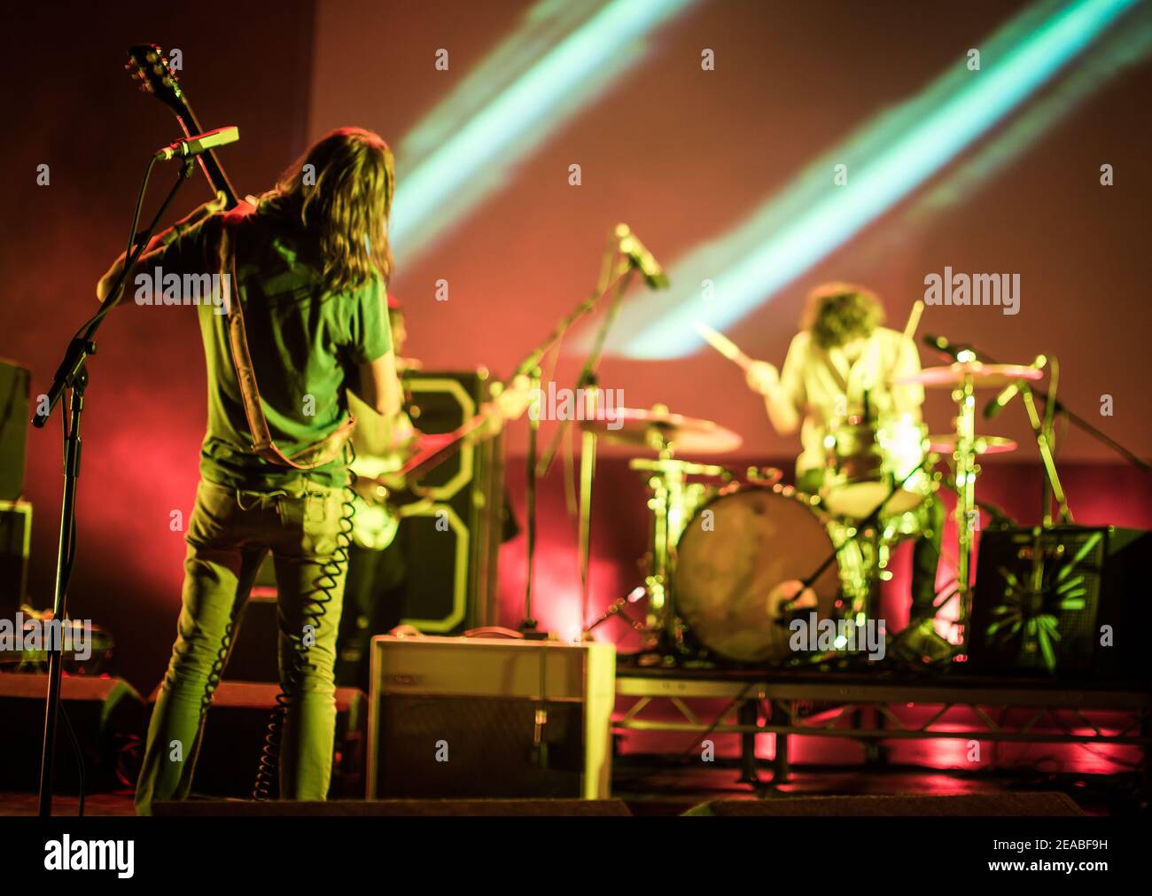 Die australische Psych-Band Tame Impala live auf der Bühne Hammersmith Apollo in London Stockfoto