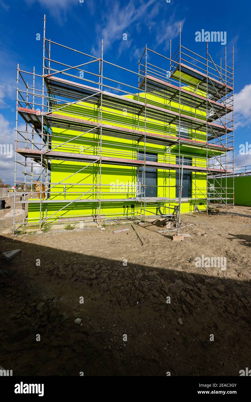 Oberhausen, Ruhrgebiet, Nordrhein-Westfalen, Deutschland - Emscher Umbau, Neubau des Emscher-AKE Kanals, hier das neue Pumpwerk in Oberhausen, der ökologische Umbau des Emscher-Systems besteht aus dem Bau einer zentralen Kläranlage im Ruhrgebiet, Der Bau von Kanalisation und die Renaturierung der Emscher und ihrer Nebenflüsse. Stockfoto