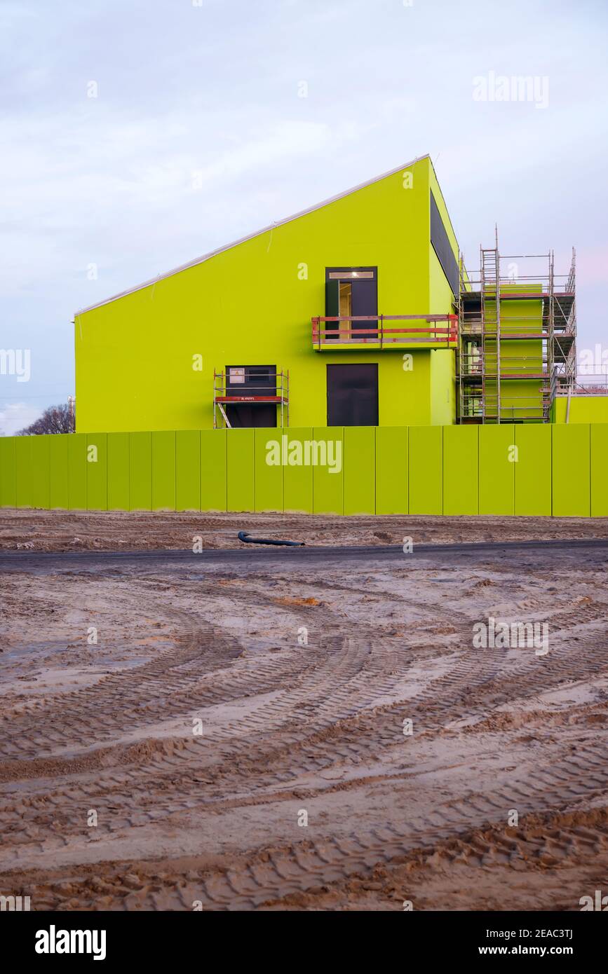 Oberhausen, Ruhrgebiet, Nordrhein-Westfalen, Deutschland - Emscher Umbau, Neubau des Emscher-AKE Kanals, hier das neue Pumpwerk in Oberhausen, der ökologische Umbau des Emscher-Systems besteht aus dem Bau einer zentralen Kläranlage im Ruhrgebiet, Der Bau von Kanalisation und die Renaturierung der Emscher und ihrer Nebenflüsse. Stockfoto