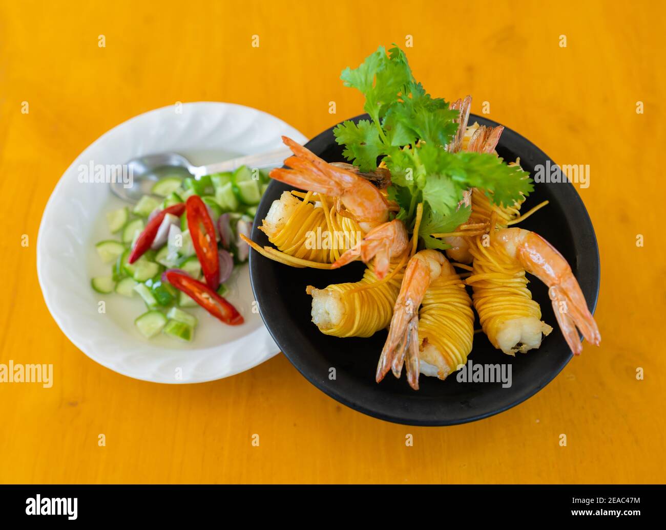 Gebratene Shrimps mit Nudel, Thai-Snack Stockfoto