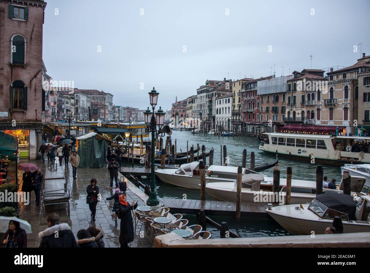 Regnerisches Wetter auf dem Canal Grande, Venedig Stockfoto