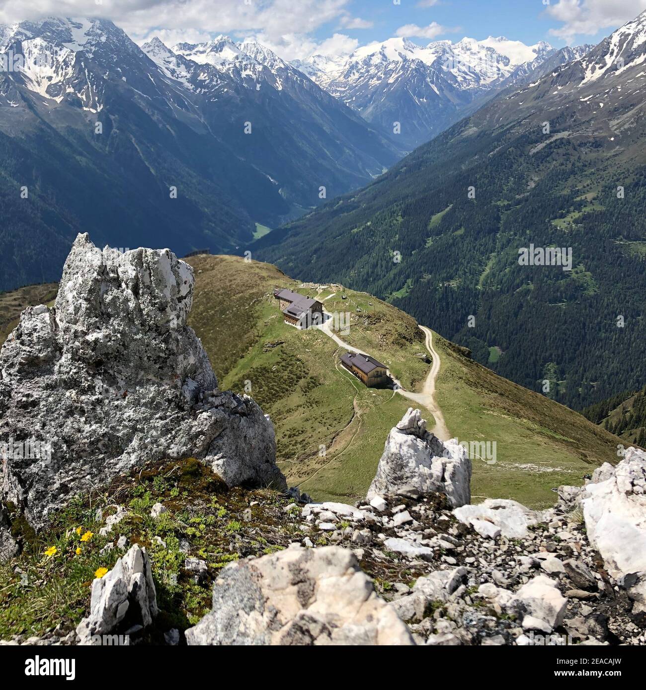 Blick auf Starkenburger Hütte und Stubaier Gletscher, Natur, Landschaft, Berge, Stubaital, Oberbergtal, Tirol, Österreich Stockfoto