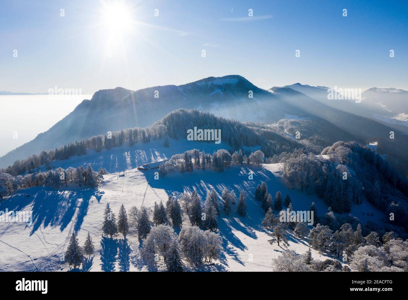 Schweiz, Winterlandschaft im Jura, Luftaufnahme Stockfoto