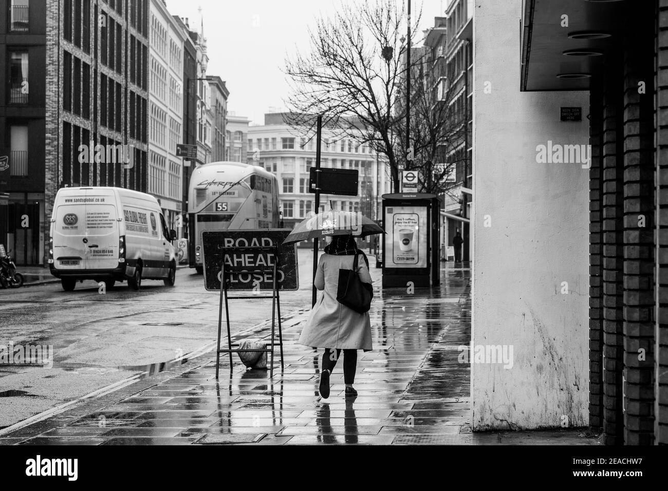 London im nassen und bei Nacht Stockfoto