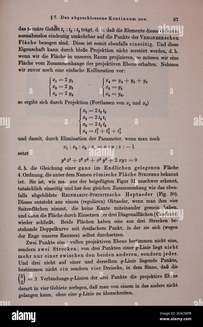 Nichteuklidische Geometrie von Hans Mohrmann Seite 057. Stockfoto