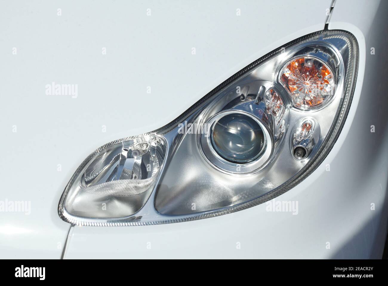 Moderne Scheinwerfer eines Autos, Deutschland, Europa Stockfoto