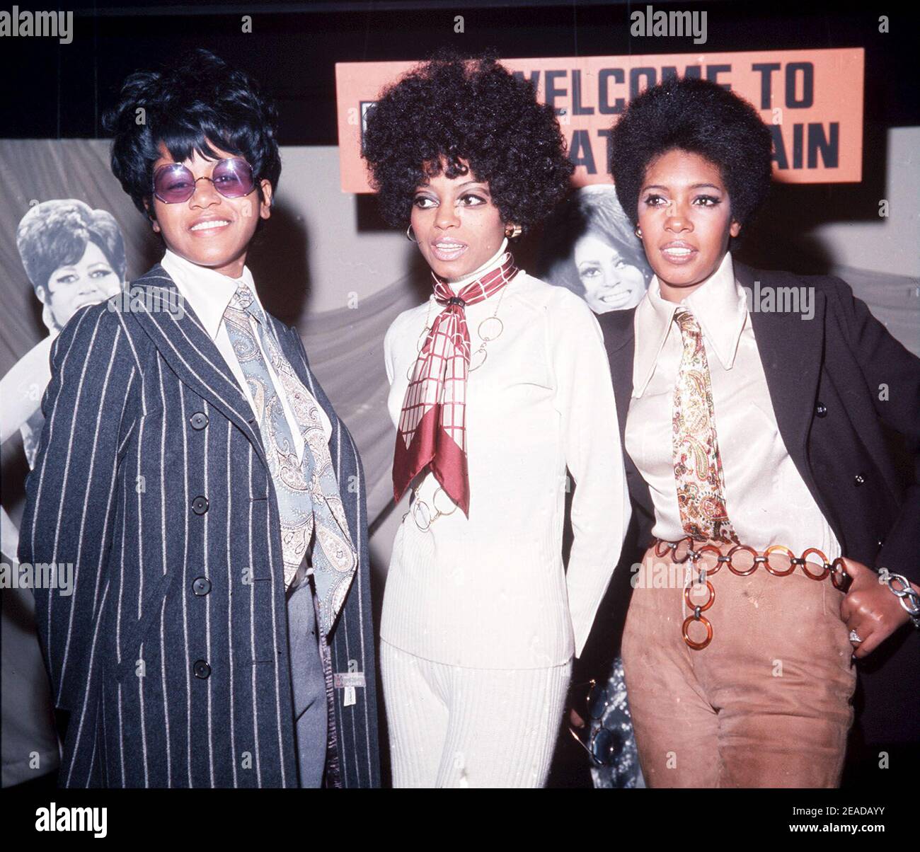 Datei-Foto vom 19/11/68 von den amerikanischen Pop-Sängern Diana Ross (Mitte) und The Supremes, Cindy Birdsong (links) und Mary Wilson bei EMI Records in London. Mary Wilson, die am längsten regierende ursprüngliche Supreme, ist im Alter von 76 Jahren in Las Vegas gestorben. Ausgabedatum: Dienstag, 9. Februar 2021. Stockfoto